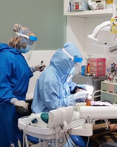 drg. Fitri Handayani Siregar, Sp.Pros, dokter gigi spesialis prostodonsia